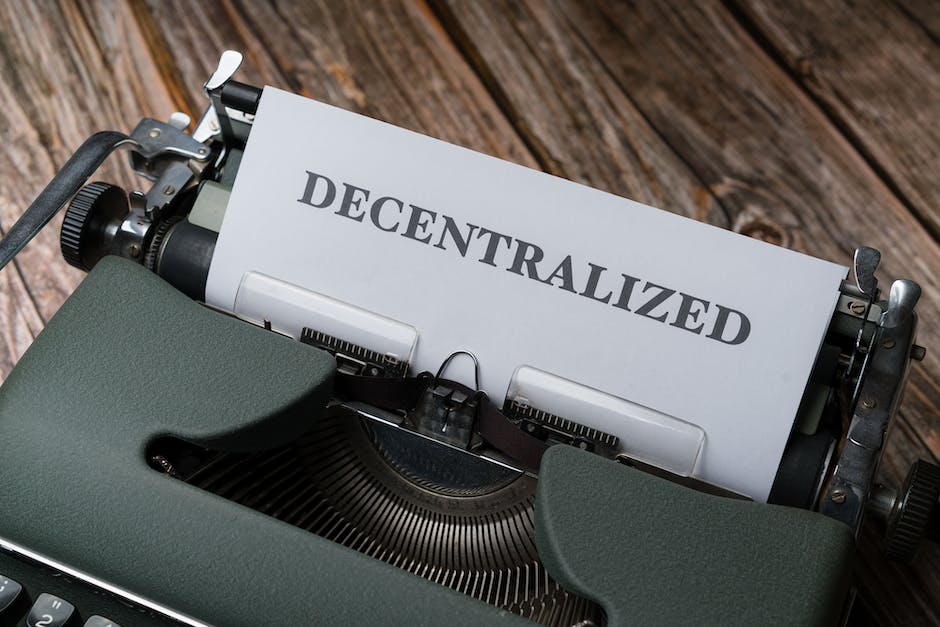 DApps (Decentralized Applications)